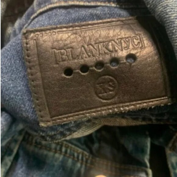 Blank NYC women’s size XS denim jacket great condition - Picture 2 of 2